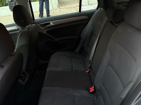 Used 2016 Volkswagen Golf S image 23