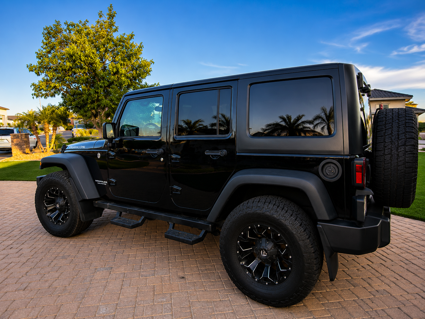 Used 2016 Jeep Wrangler Unlimited Rubicon w/ Connectivity Group AWD/4WD image 2