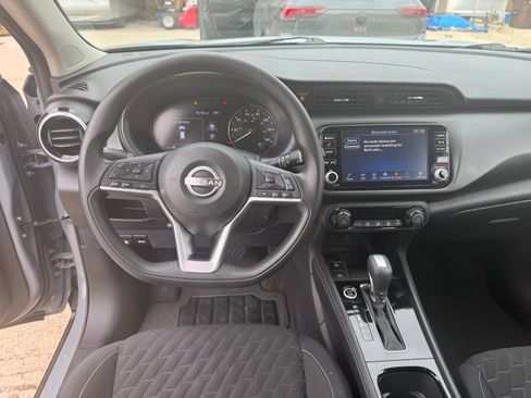 Used 2022 Nissan Kicks SV w/ Exterior Package FWD image 10