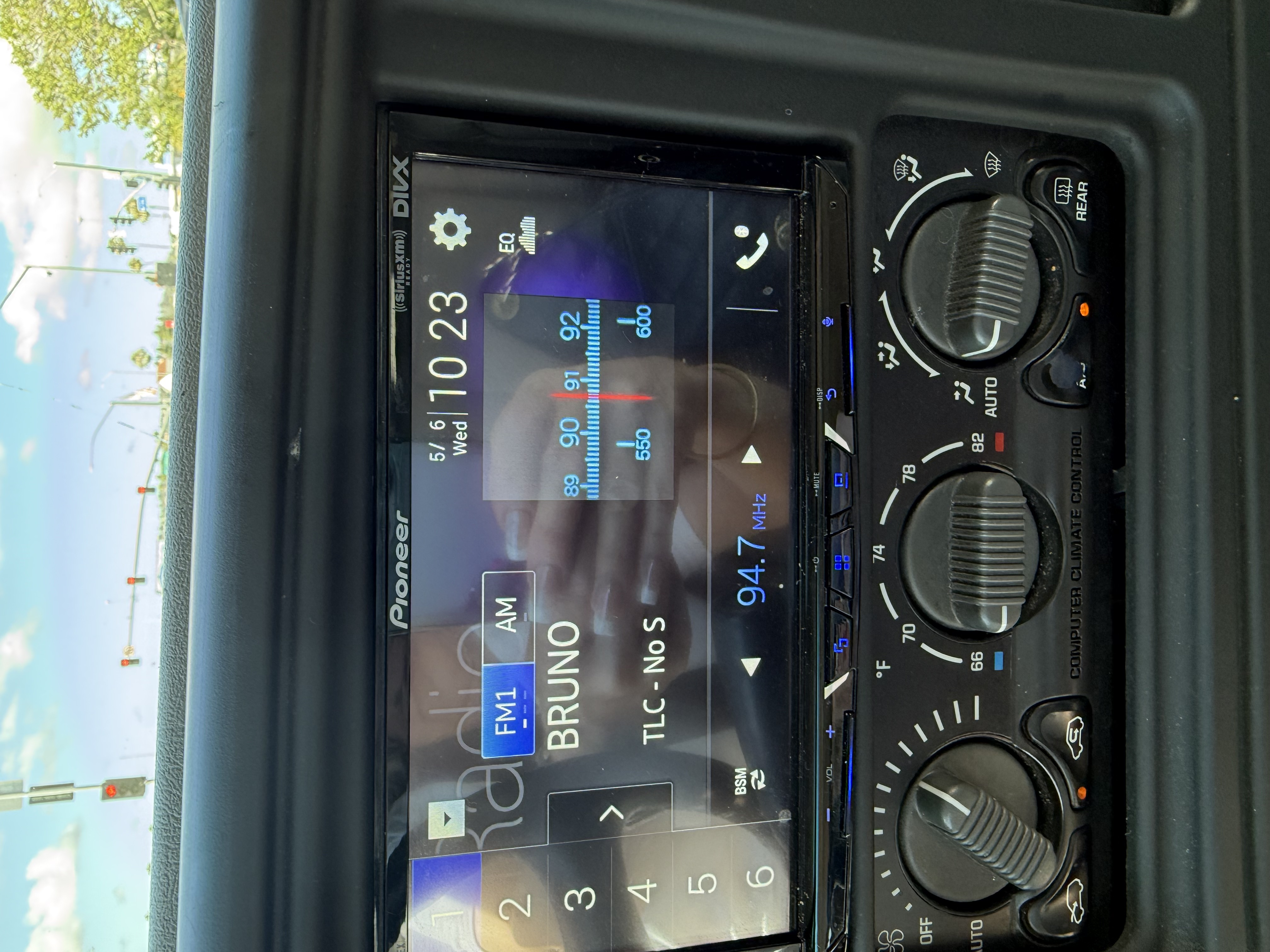 Used 2002 Chevrolet Tahoe LT RWD image 11