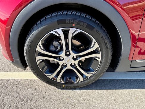 Used 2019 Chevrolet Bolt Premier w/ Infotainment Package image 22