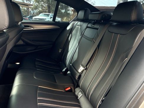 Used 2019 BMW 530e w/ M Sport Package image 19