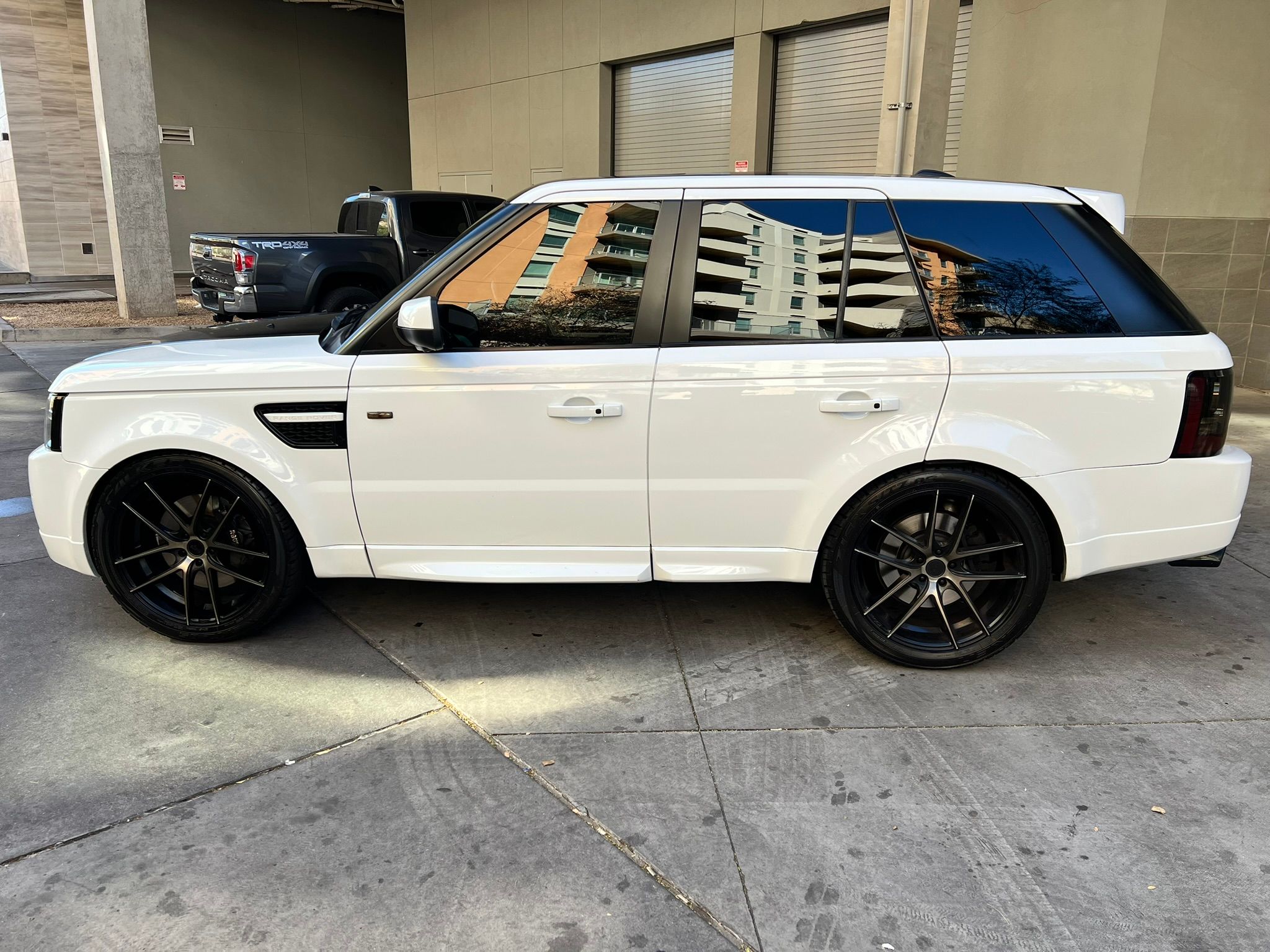 Used 2012 Land Rover Range Rover Sport Autobiography AWD/4WD image 16