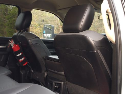 Used 2019 RAM 5500 Tradesman w/ Max Tow Package image 6