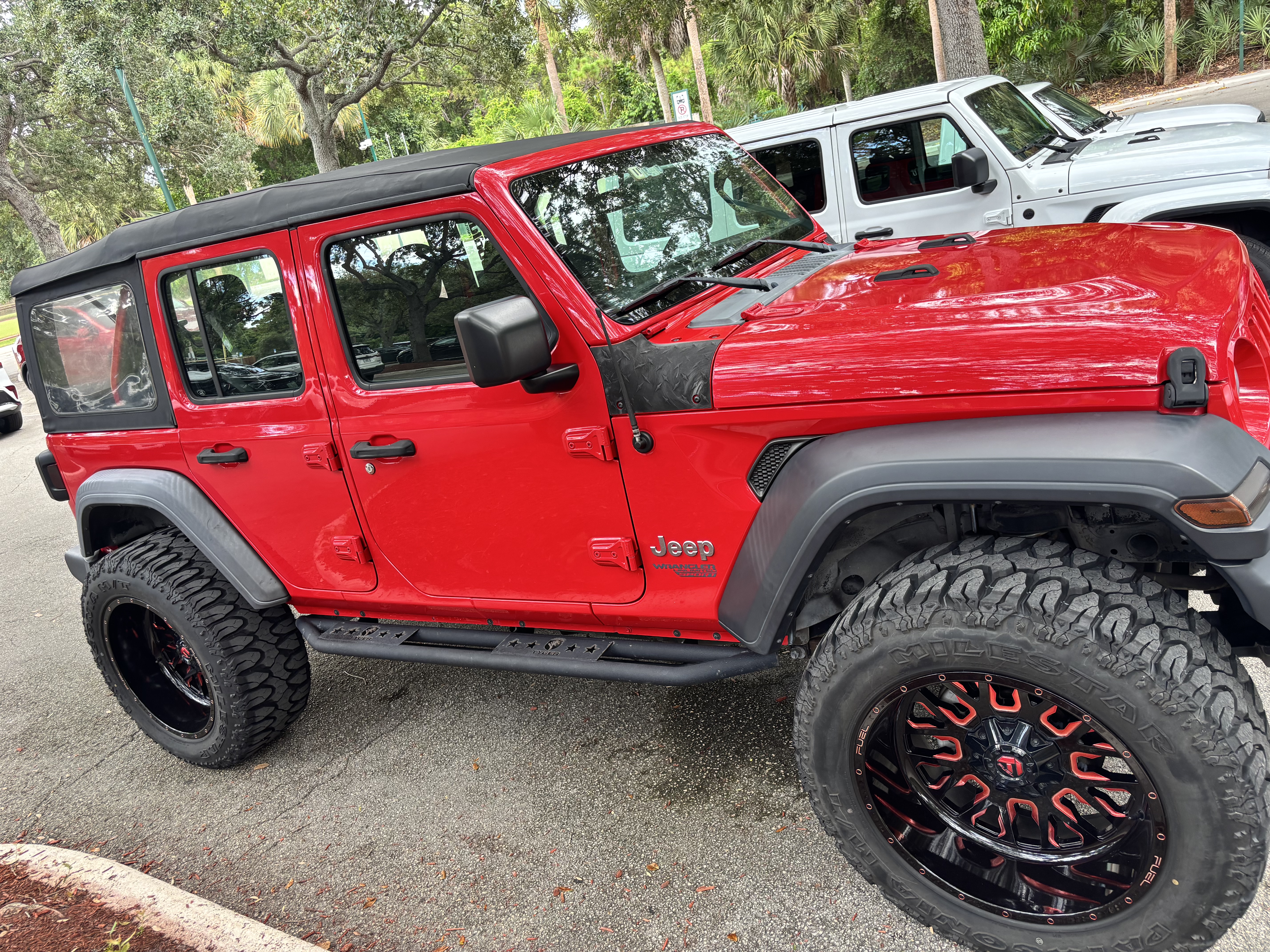 Used 2018 Jeep Wrangler Unlimited Sport AWD/4WD image 2