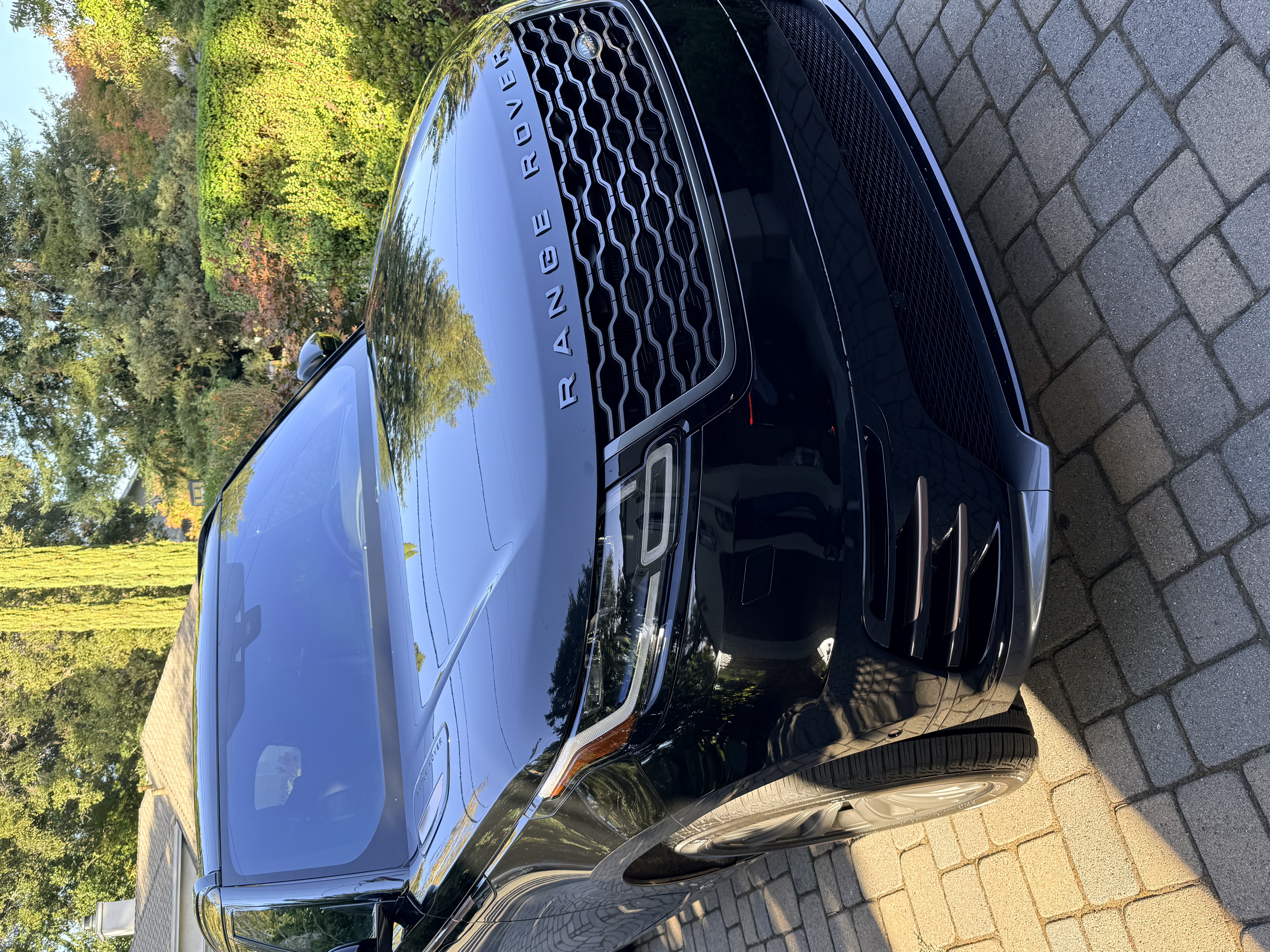 Used 2018 Land Rover Range Rover Velar R-Dynamic SE AWD/4WD image 9