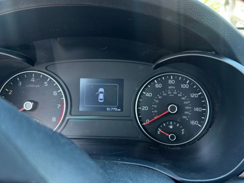 Used 2018 Kia Optima LX FWD image 8