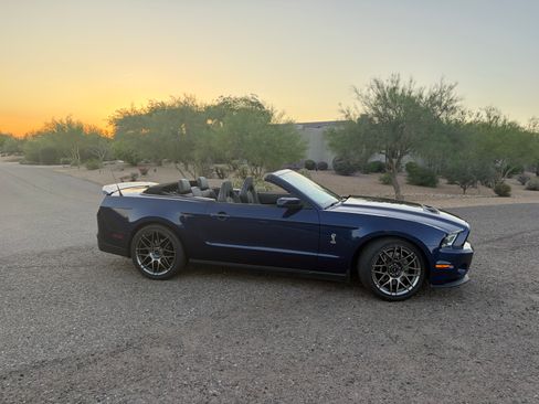 Used 2012 Ford Mustang Shelby GT500 w/ SVT Performance Pkg RWD image 4
