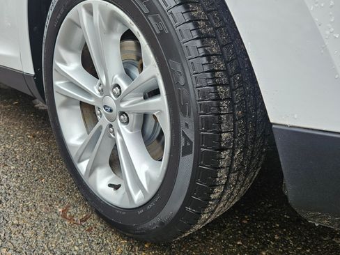 Used 2013 Ford Taurus SEL image 18