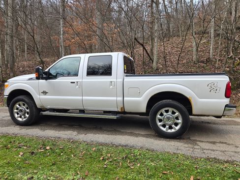 Used 2012 Ford F250 Lariat w/ Lariat Ultimate Pkg image 2