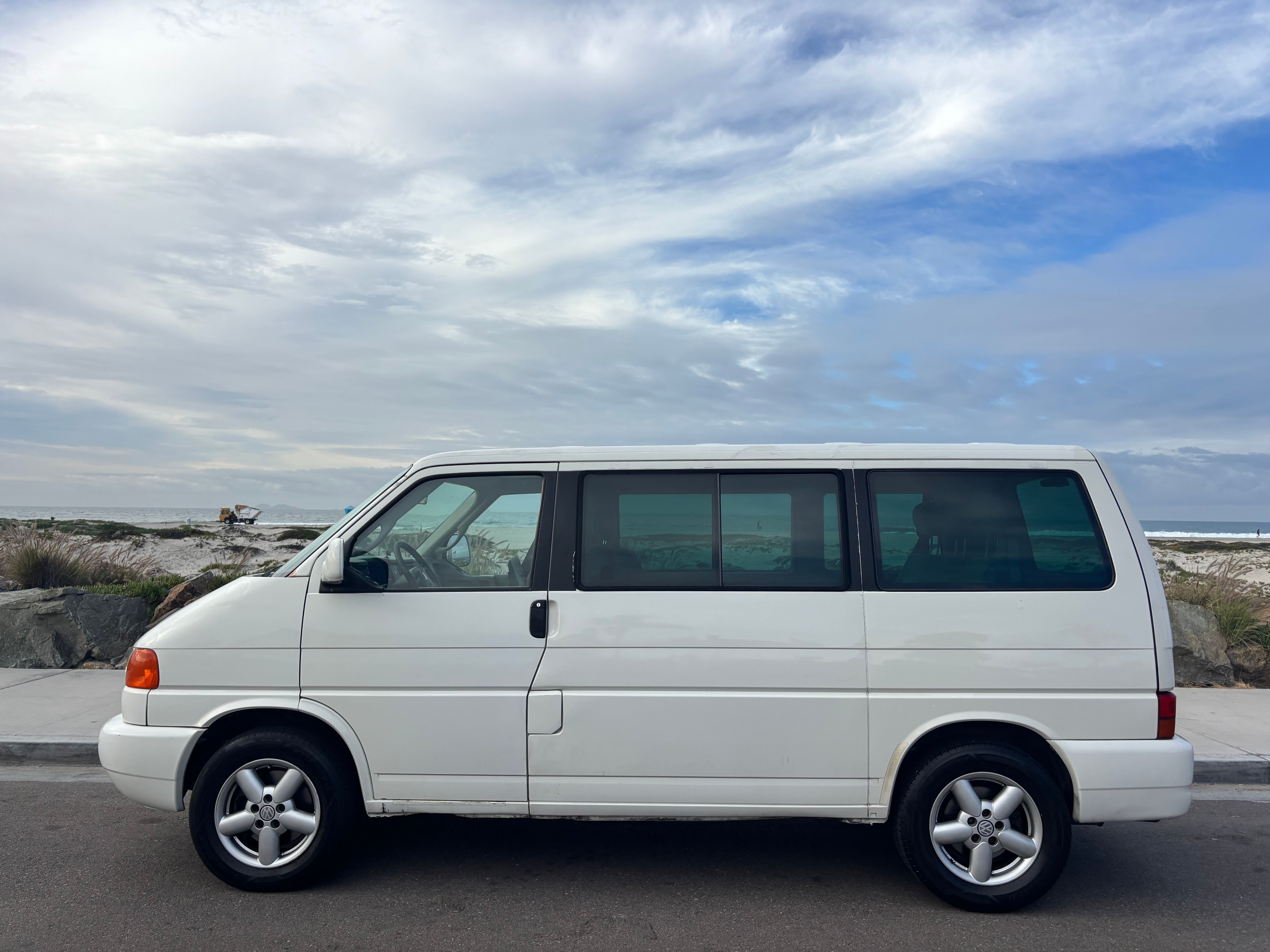 Used 2001 Volkswagen Eurovan FWD image 1
