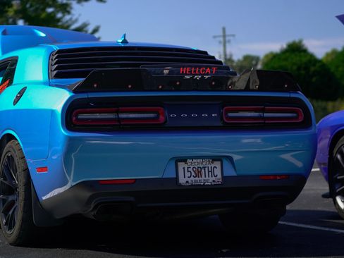 Used 2015 Dodge Challenger SRT Hellcat image 4