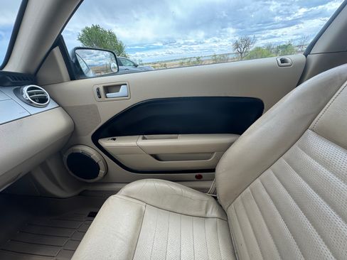 Used 2005 Ford Mustang GT Premium image 14
