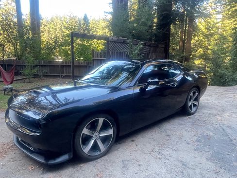 Used 2019 Dodge Challenger R/T w/ Driver Convenience Group image 1