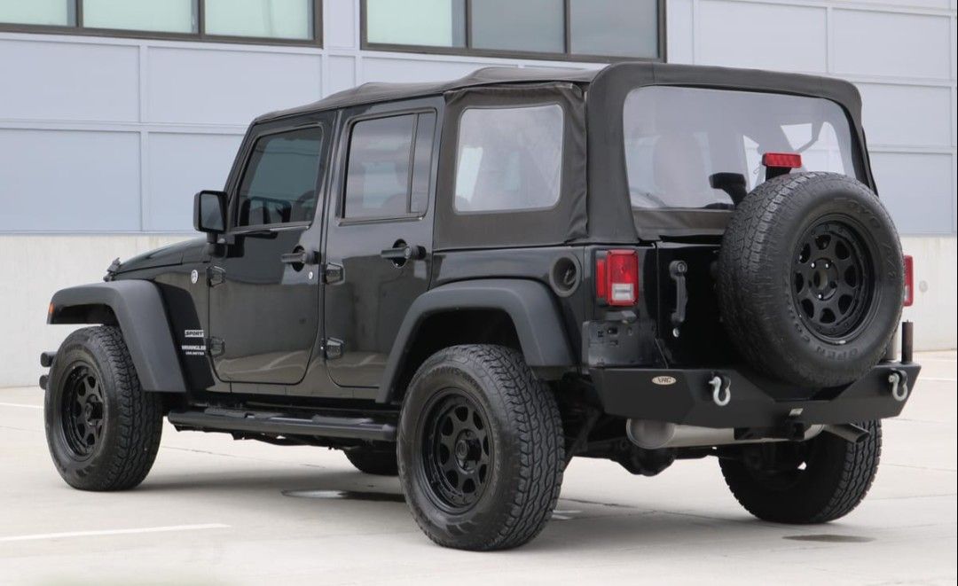 Used 2014 Jeep Wrangler Unlimited Sport AWD/4WD image 10