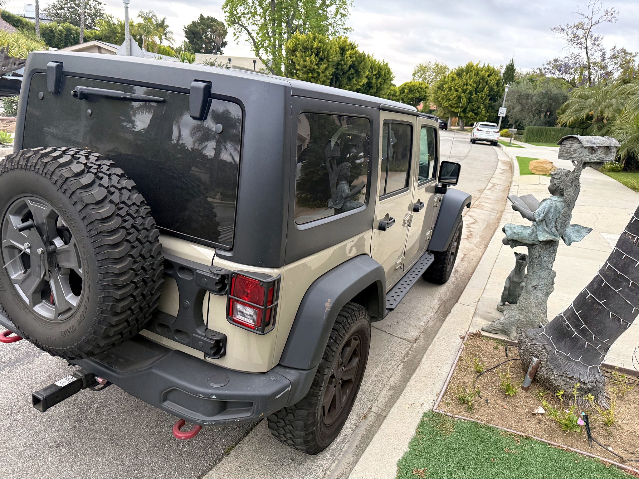 Used 2017 Jeep Wrangler Unlimited Rubicon AWD/4WD image 9