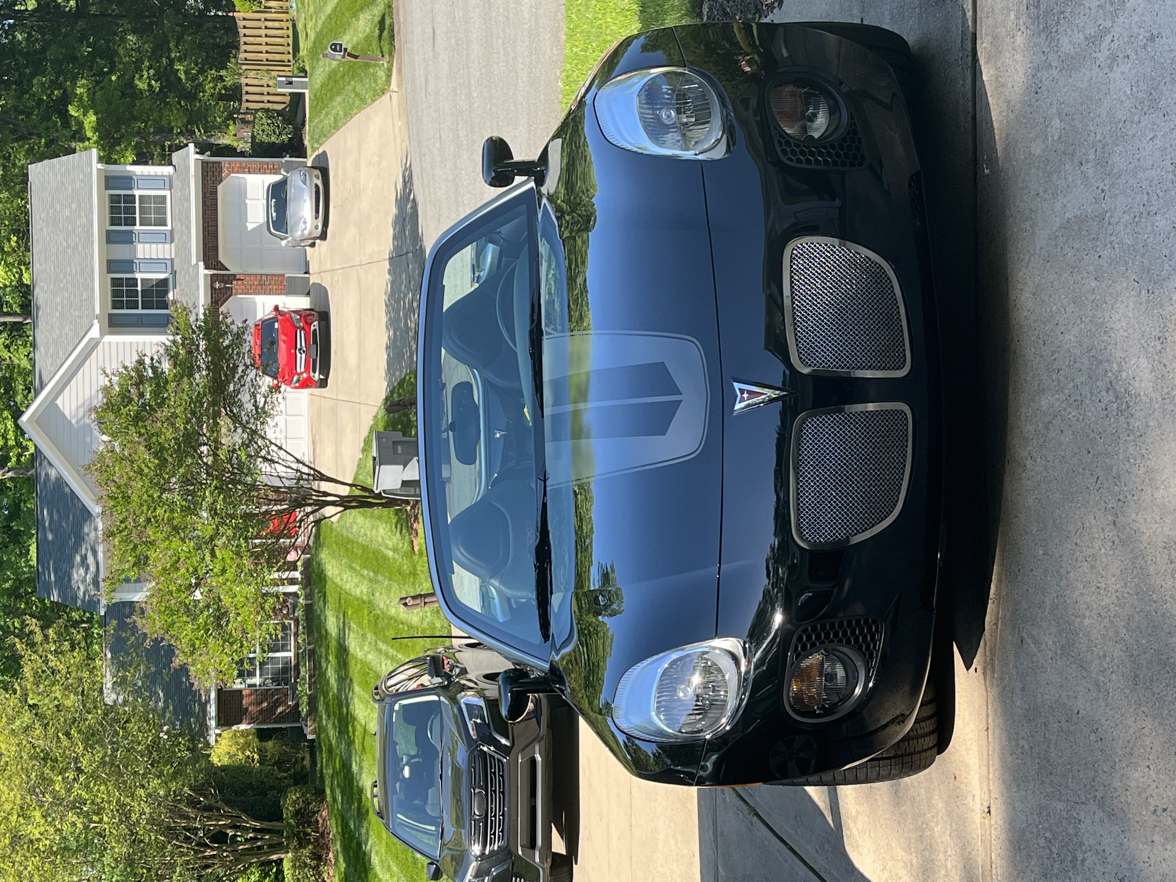 Used 2008 Pontiac Solstice GXP w/ Premium Package RWD image 4