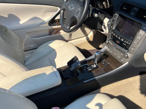 Used 2010 Lexus IS 350C image 25