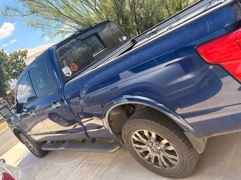 Used 2017 Nissan Titan Platinum Reserve AWD/4WD image 4