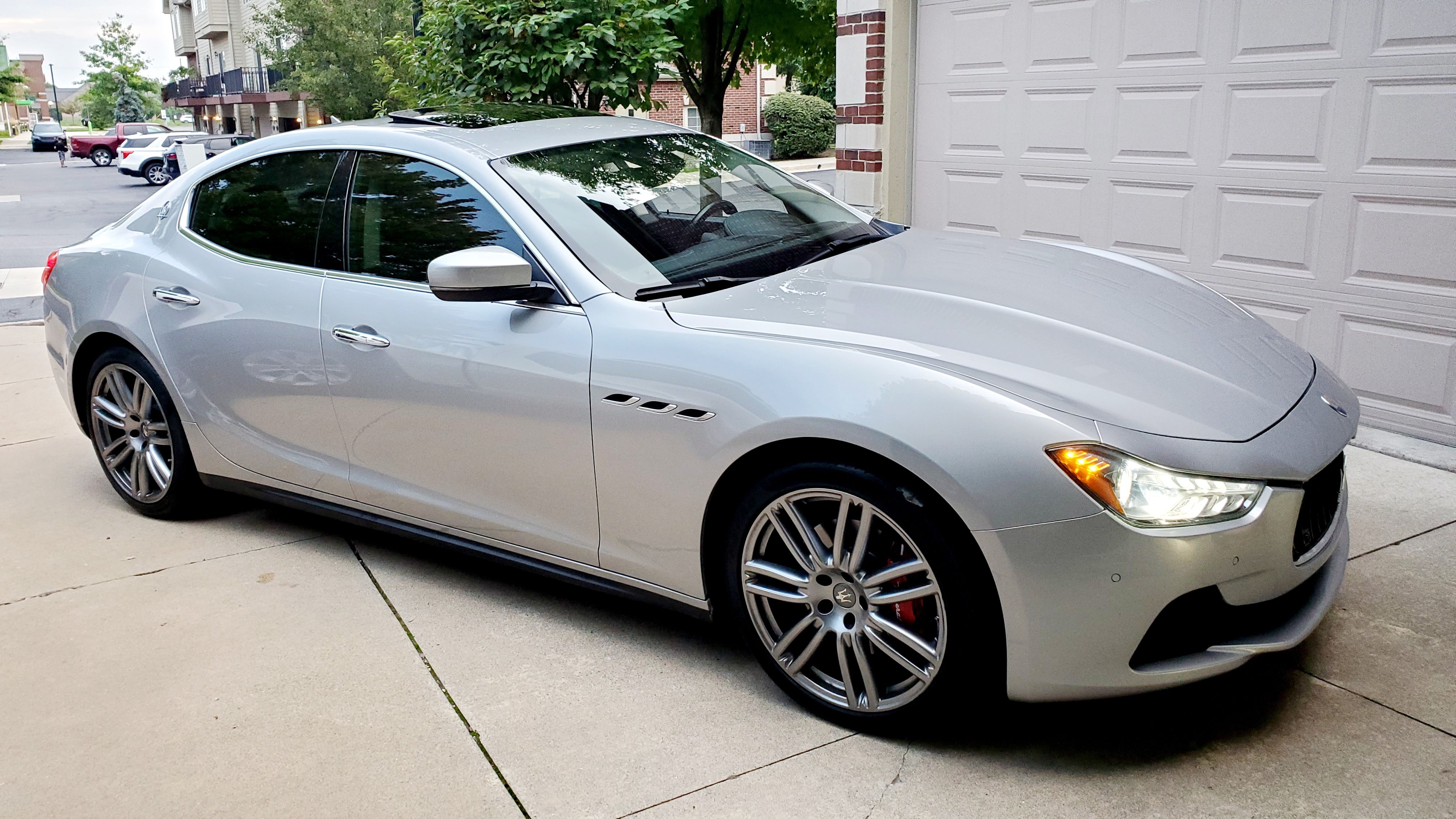 Used 2017 Maserati Ghibli RWD image 2