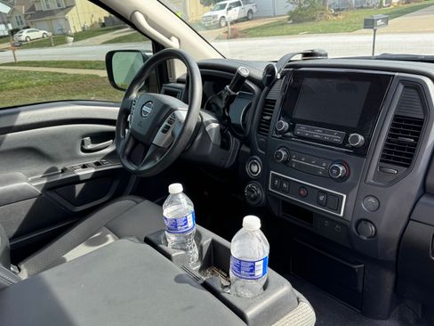 Used 2021 Nissan Titan S w/ S Utility Package image 11