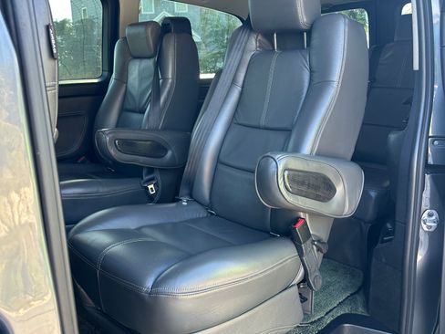 Used 2017 Mercedes-Benz Metris Passenger image 13