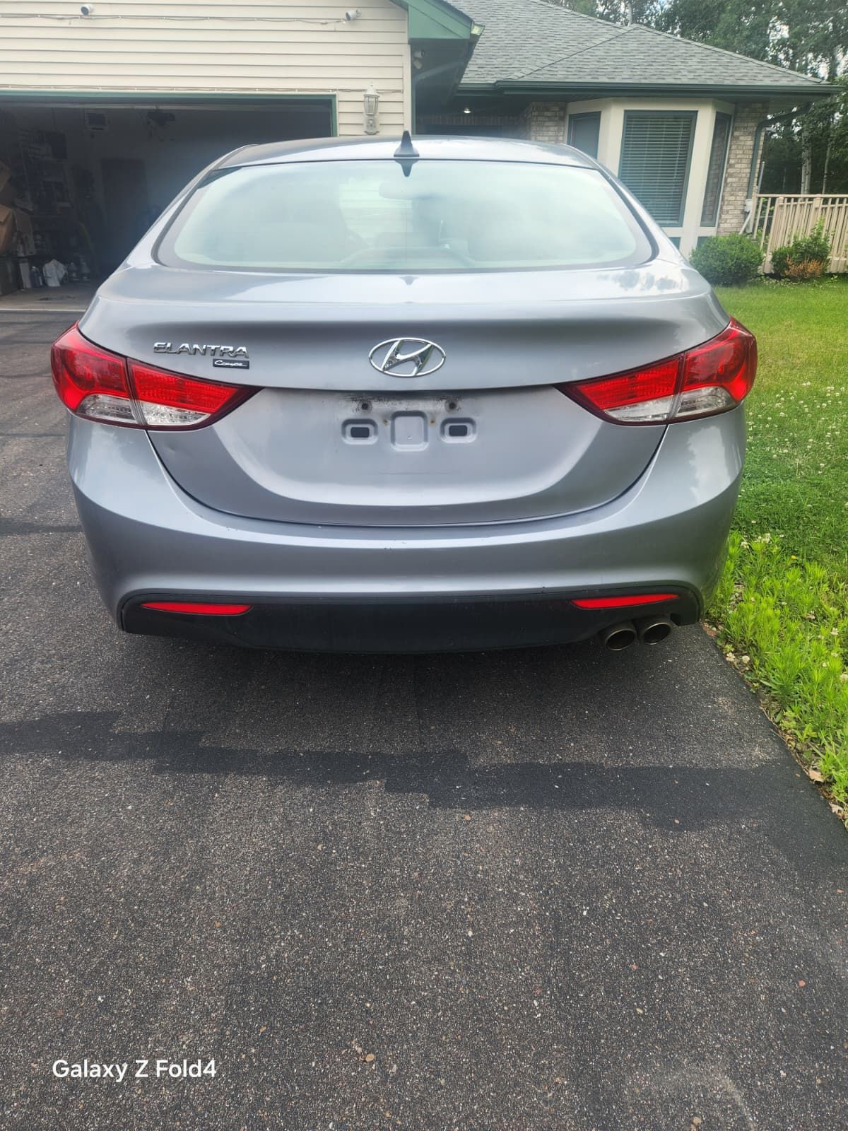 Used 2013 Hyundai Elantra FWD image 2