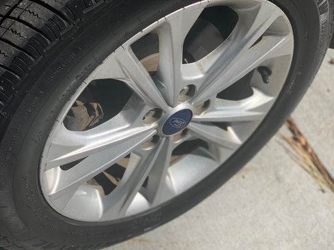 Used 2018 Ford Escape SE image 14