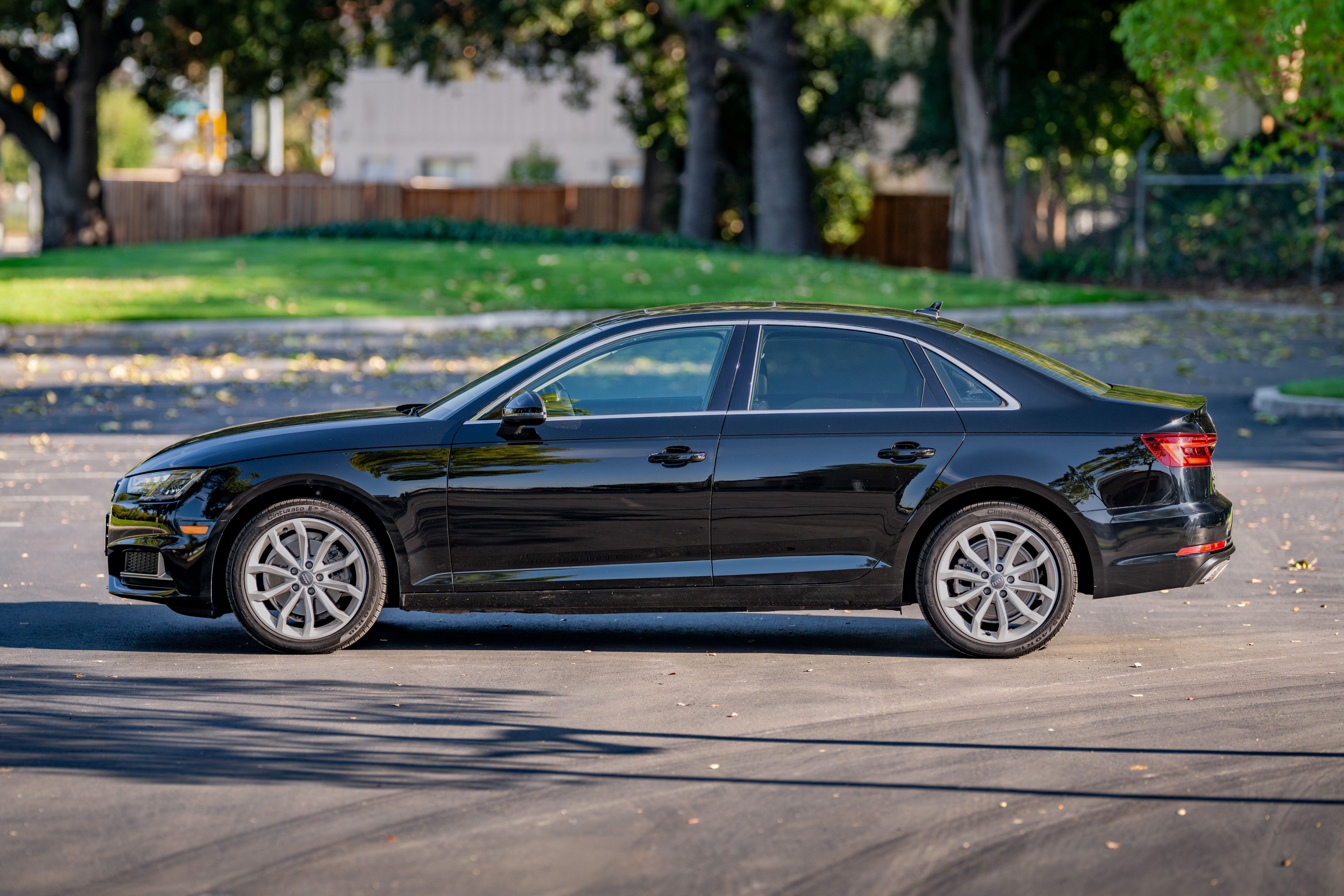 Used 2019 Audi A4 2.0T Premium w/ Convenience Package FWD image 5