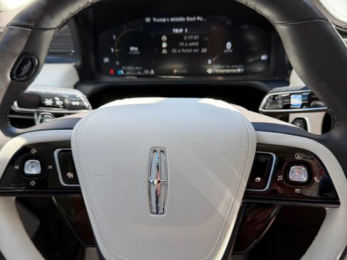 Used 2023 Lincoln Aviator Black Label w/ Dynamic Handling Package image 15