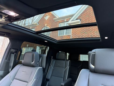 Used 2026 Cadillac Escalade ESV Luxury w/ Touring Package image 20