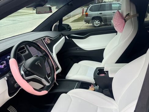 Used 2018 Tesla Model X P100D image 4