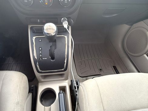 Used 2015 Jeep Patriot Sport w/ Power Value Group AWD/4WD image 12
