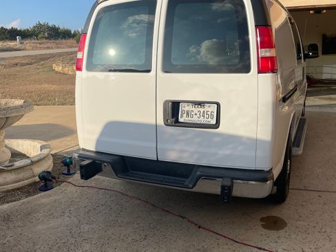 Used 2019 Chevrolet Express 2500 w/ Driver Convenience Package image 6