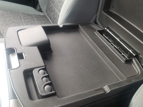 Used 2018 RAM 3500 SLT w/ Luxury Group image 21