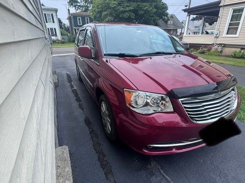 Used 2016 Chrysler Town & Country Touring w/ Driver Convenience Group FWD image 1