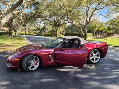 Used 2007 Chevrolet Corvette Convertible 2D w/ Preferred Equipment Group image 1