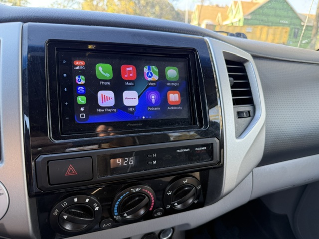 Used 2013 Toyota Tacoma 4x4 Double Cab w/ TRD Sport Pkg image 2