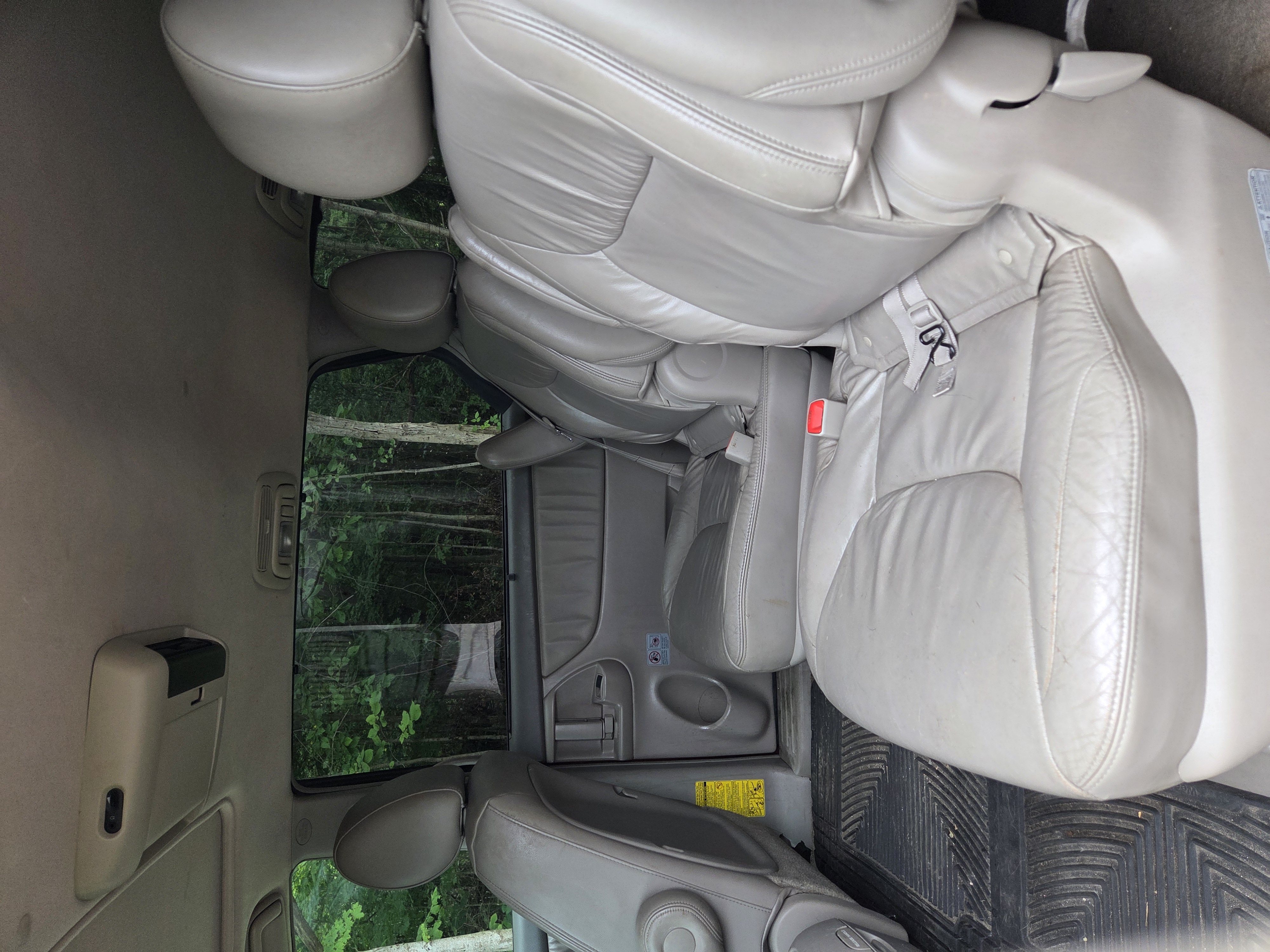 Used 2010 Toyota Sienna XLE AWD/4WD image 12