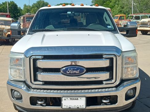 Used 2016 Ford F350 XLT w/ XLT Premium Package image 10