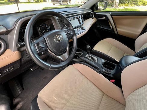 Used 2018 Toyota RAV4 XLE FWD image 8
