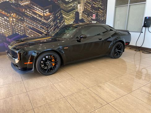 Used 2022 Dodge Challenger R/T Scat Pack image 1
