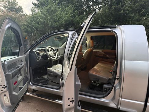 Used 2007 Dodge Ram 2500 Truck SLT RWD image 8