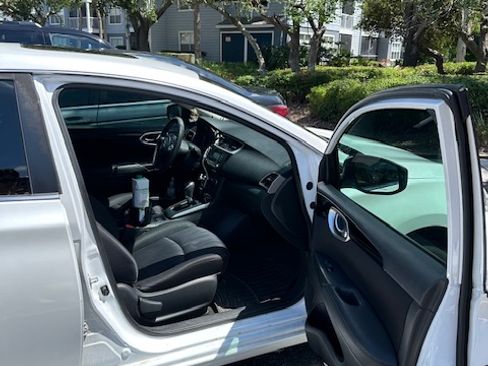 Used 2017 Nissan Sentra SV FWD image 6