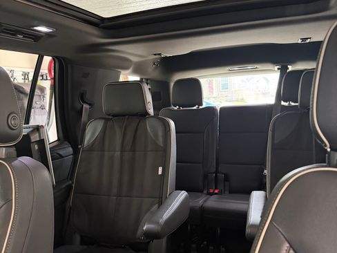 Used 2023 Chevrolet Tahoe Premier image 12