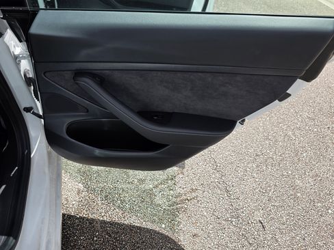 Used 2021 Tesla Model 3 Standard Range Plus image 22