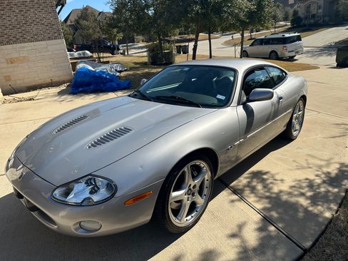 Used 2001 Jaguar XKR Coupe image 8