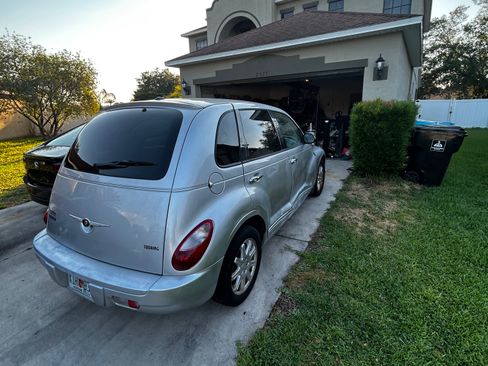 Used 2009 Chrysler PT Cruiser Touring FWD image 10