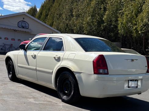 Used 2006 Chrysler 300 RWD image 5