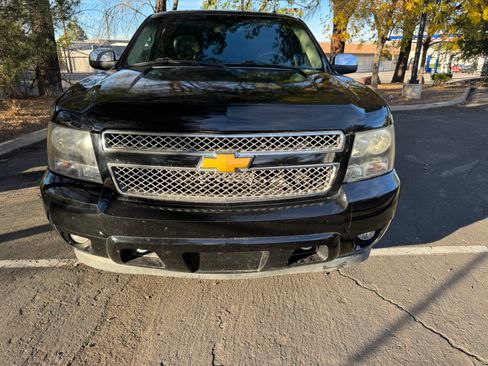 Used 2014 Chevrolet Suburban LTZ image 1